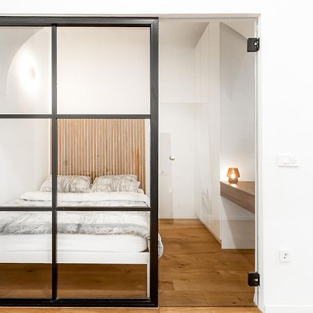 Apartment Mona ลูบลิยานา ภายนอก รูปภาพ